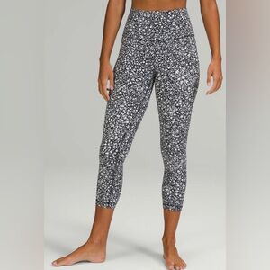 Lululemon Align High-Rise Crop, Venture Floral Alpine White Black, sz 4
